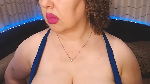 BustyKatty webcam