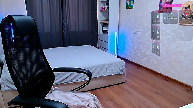 ur_geekgirl webcam