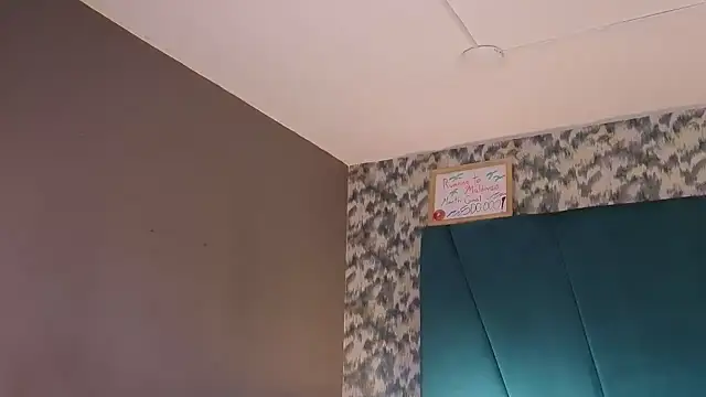 Aaron_Eze webcam