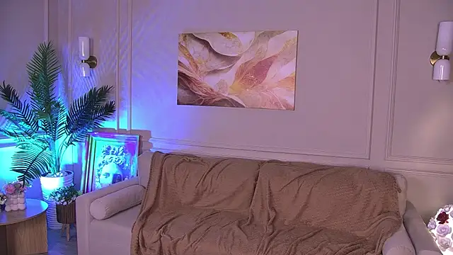 LanayaVerne webcam