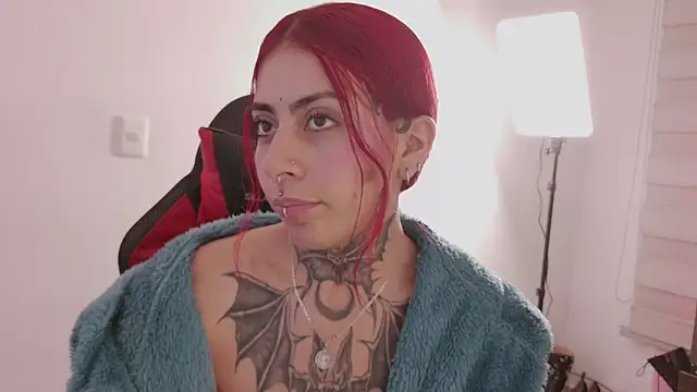 selene_red_ webcam