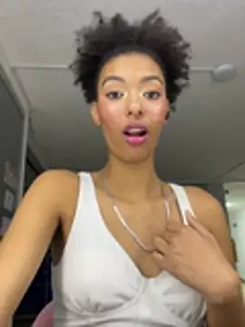 Kiara_Kamau_XXX webcam