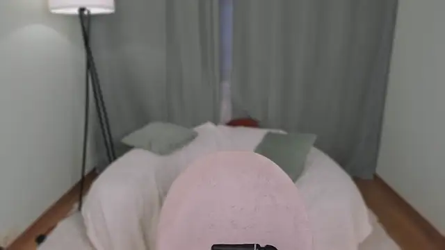 LisaGinder webcam