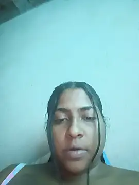 Giselabrunette25 webcam