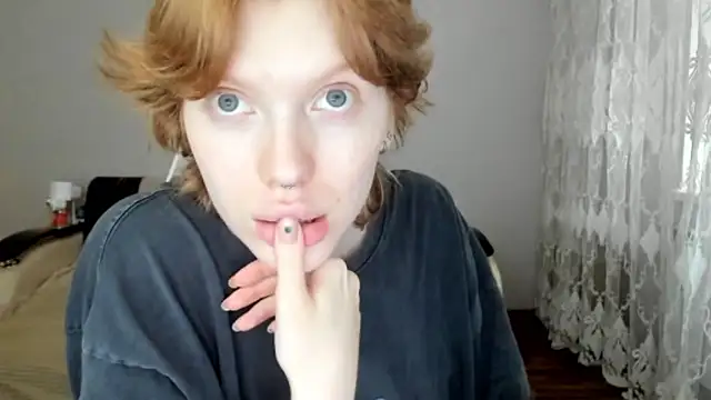 StellaDavis webcam