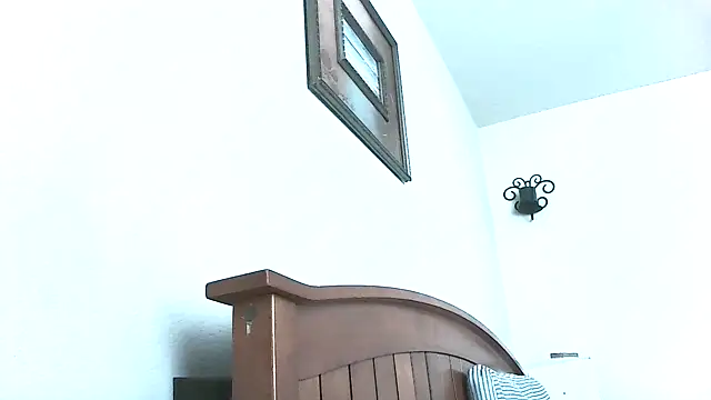 Yournaughty webcam