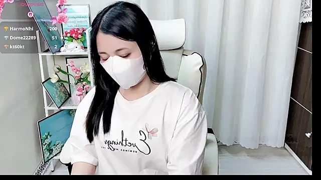 Clover_Nhi webcam