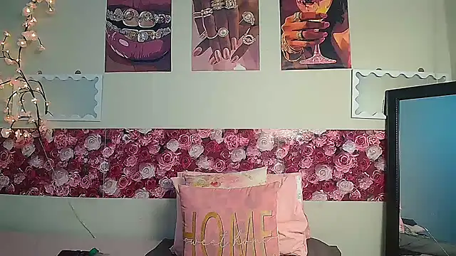EnchantingLisa webcam