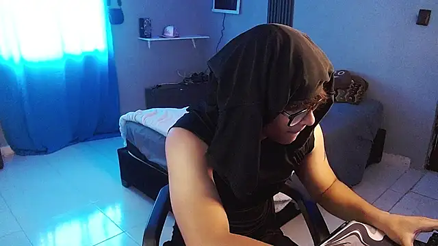 Mr_yisuzz webcam