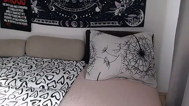 AlienforTwenty webcam