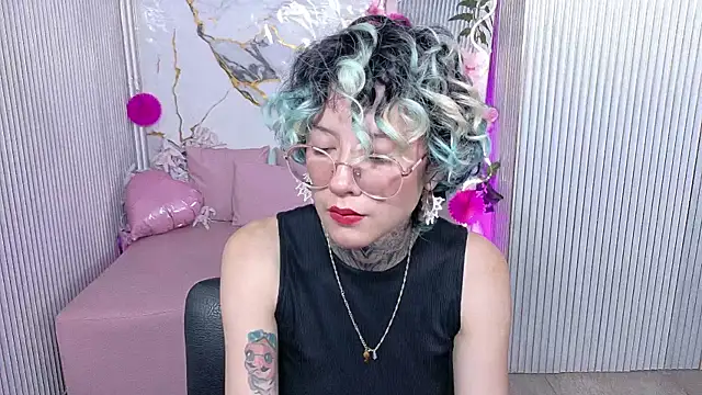 Lyra_tay