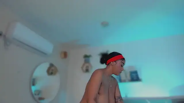 YariRose webcam