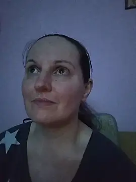 BustyLadyAlma webcam