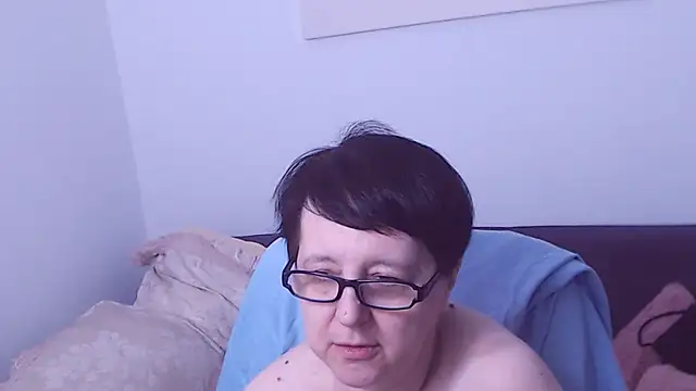 ChristaRose live cam on StripChat