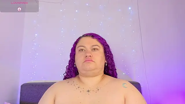 lunitaa0 live cam on StripChat