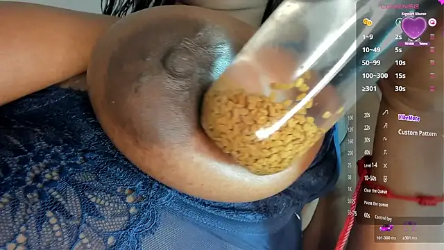 nia_brown webcam