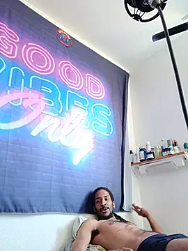 Mikaaa97 Live Web Cam Show