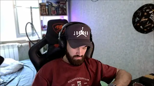 _Serious_Man webcam