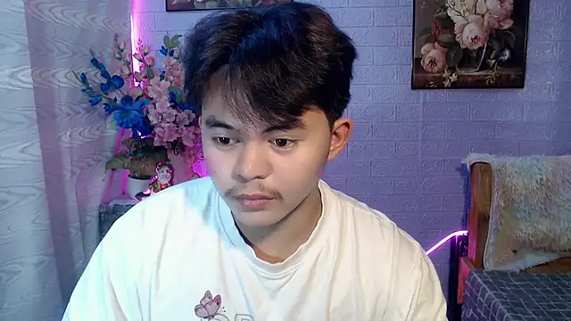 Bigboy_Hiro live cam on StripChat