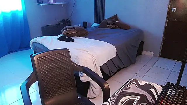 Mr_yisuzz live cam on StripChat