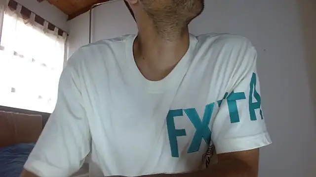 JohanyLatino webcam