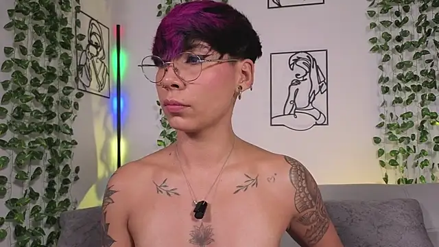 MiaMorgan_ webcam
