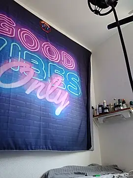 Mikaaa97 webcam