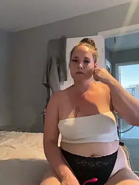 Poppylooloo webcam