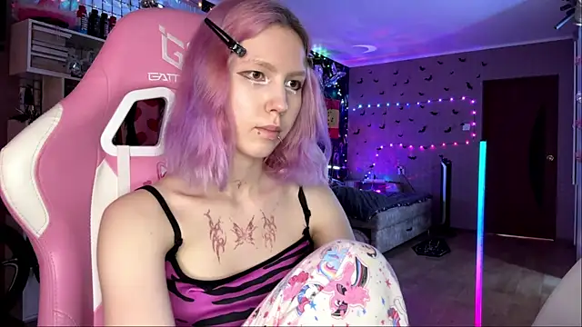 lonely_bunny webcam