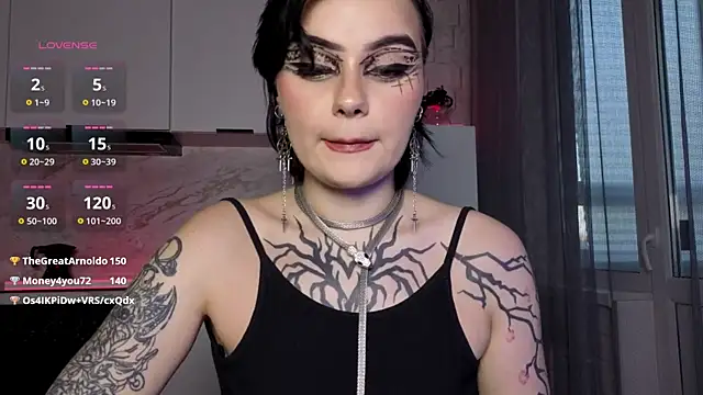 IntrigueYourDay live cam on StripChat