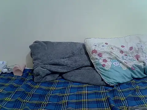 freakypetite live cam on StripChat