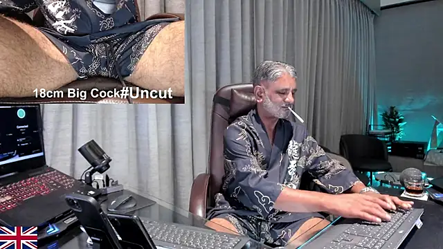 OnlineBossUK webcam