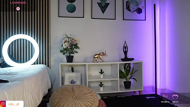 LillyDolls23 webcam