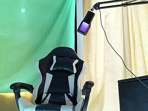aronmiller404 webcam