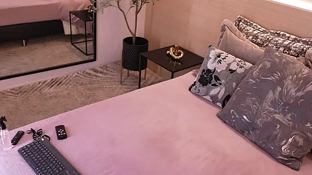 IvyEllis webcam