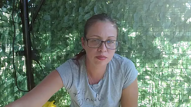 LadyHellene webcam