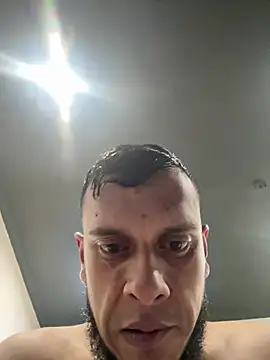 Smallboybigworld webcam