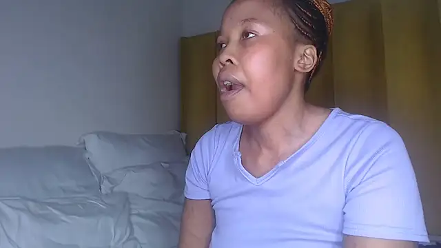 Bella_2025 webcam