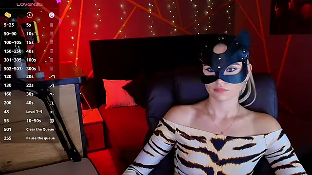 HotWildCat webcam