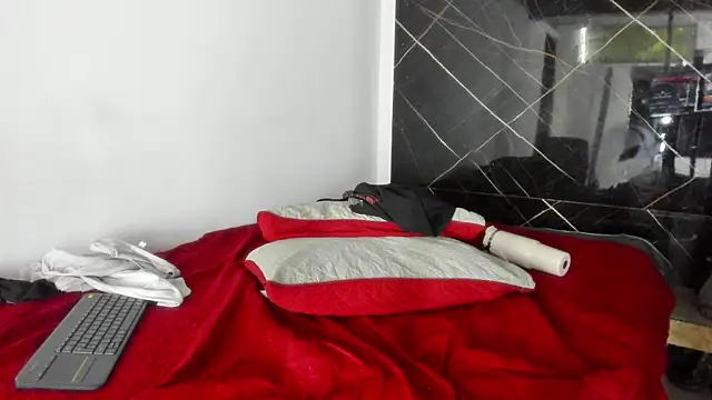 James-06 webcam