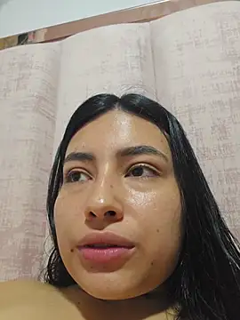 VioletRousee webcam