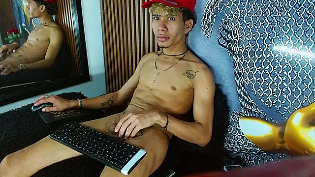 Skinny_cute_Alyer webcam