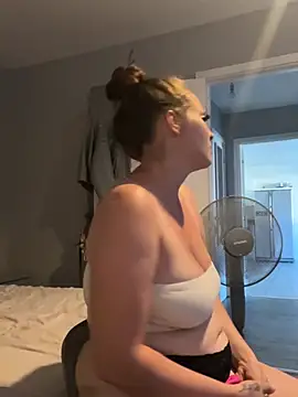 Poppylooloo webcam