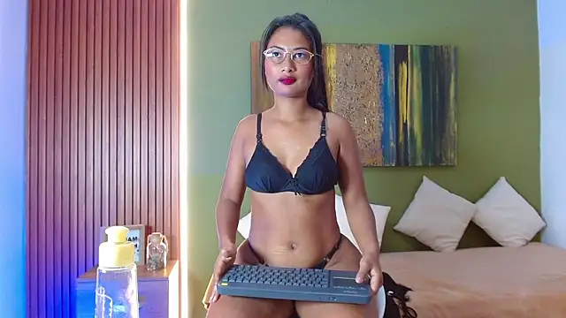 zaraa_Black43 webcam