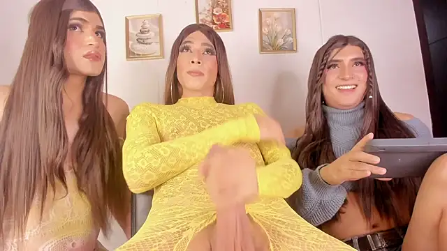 BellaDuval__ webcam