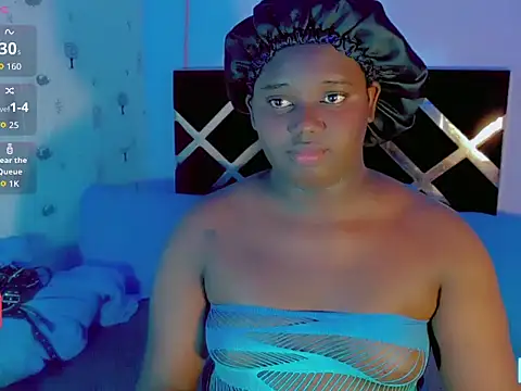 TheperfectblackTS live cam on StripChat