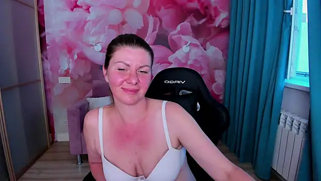 LunaKissesx webcam