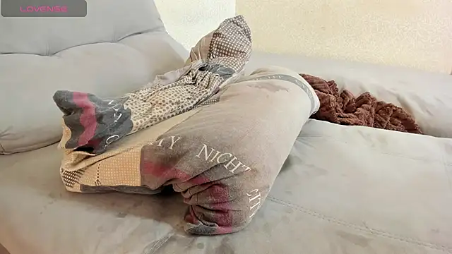 Browni_Kiss webcam