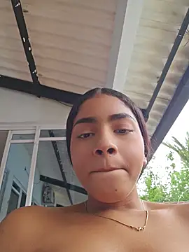 Milu_Luthor webcam