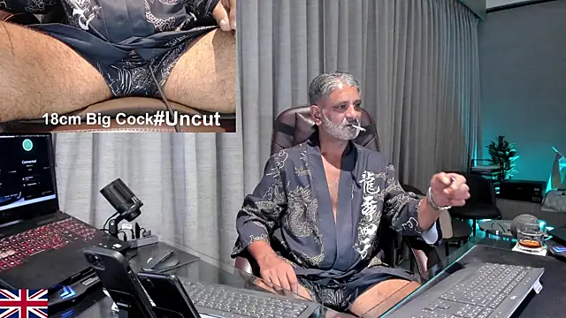 OnlineBossUK webcam